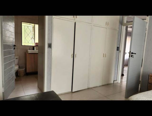 6 BEDROOM HOUSE FOR SALE IN GLEN MARAIS